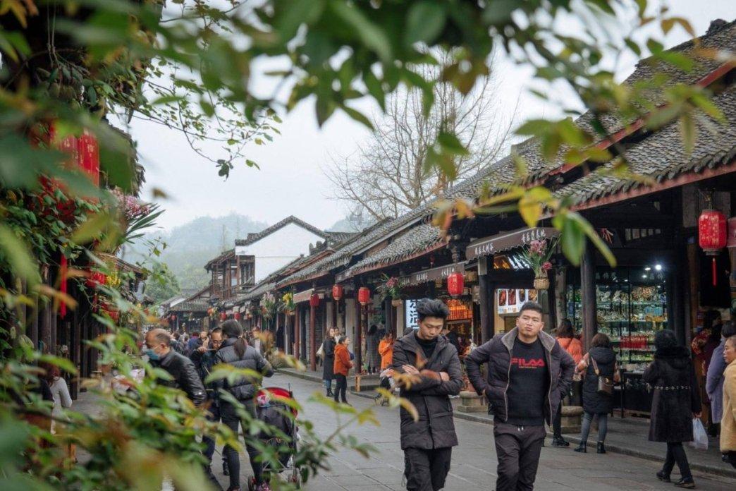 传武大师孙禄堂主持江苏国术馆，教材课程他都说了算，3年就倒闭